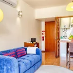 Aida's Place, A In Madeira Apartament