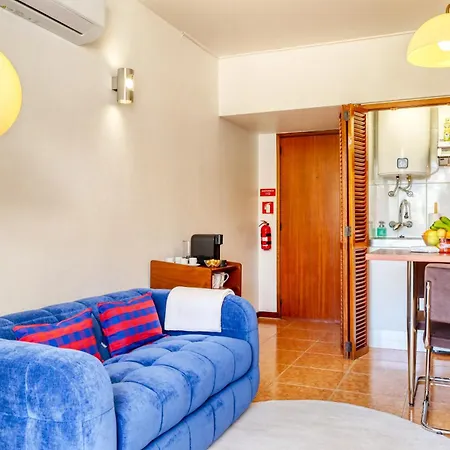 Aida's Place, A In Madeira 아파트