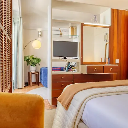 Aida's Place, A In Madeira 아파트