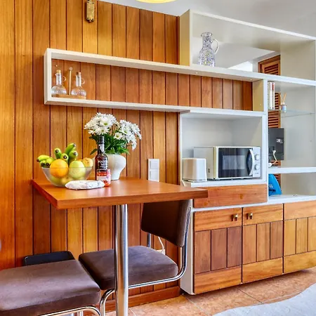 Aida's Place, A In Madeira Apartment